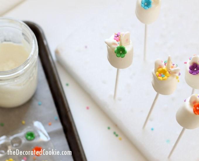 thedecoratedcookie.com/2017/01/unicorn-marshmallow-pops/