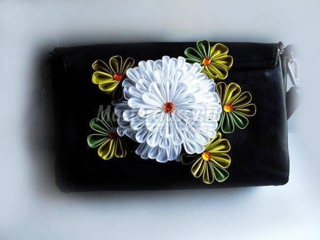 crisantemo de cintas satinadas