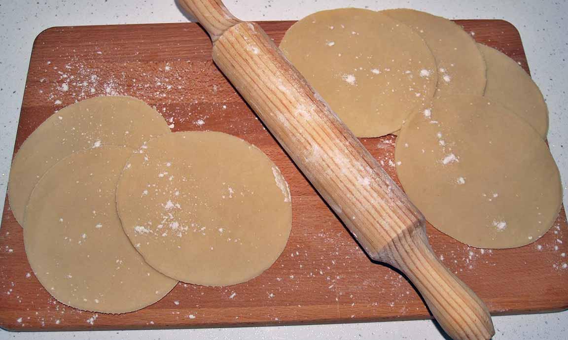 Masa de empanadillas para freír auténtica - Recetas de Esbieta