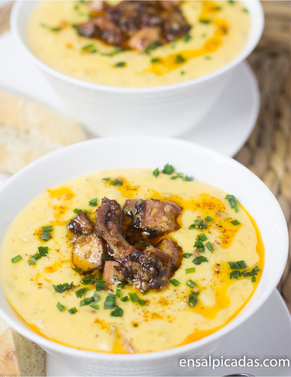 Receta de Pulpo a la Gallega sobre una crema de papas con chorizo.