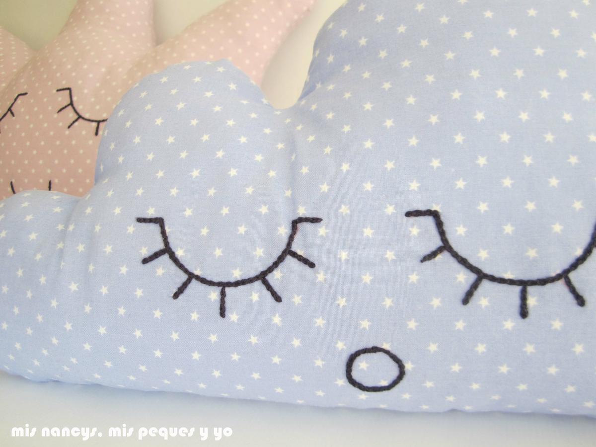 mis nancys, mis peques y yo, cojines dormilones nube y corona, detalle nube