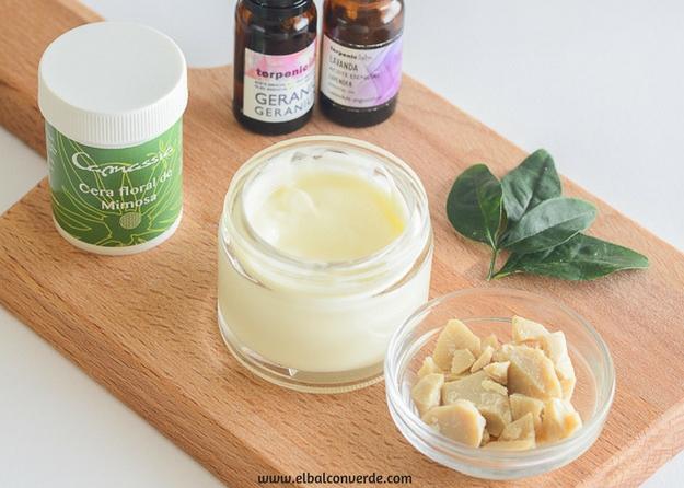 Imagen Crema Facial Cosmetica Natural