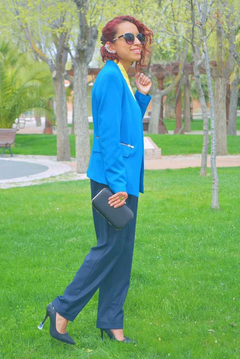 Look formal con protectores de tacón