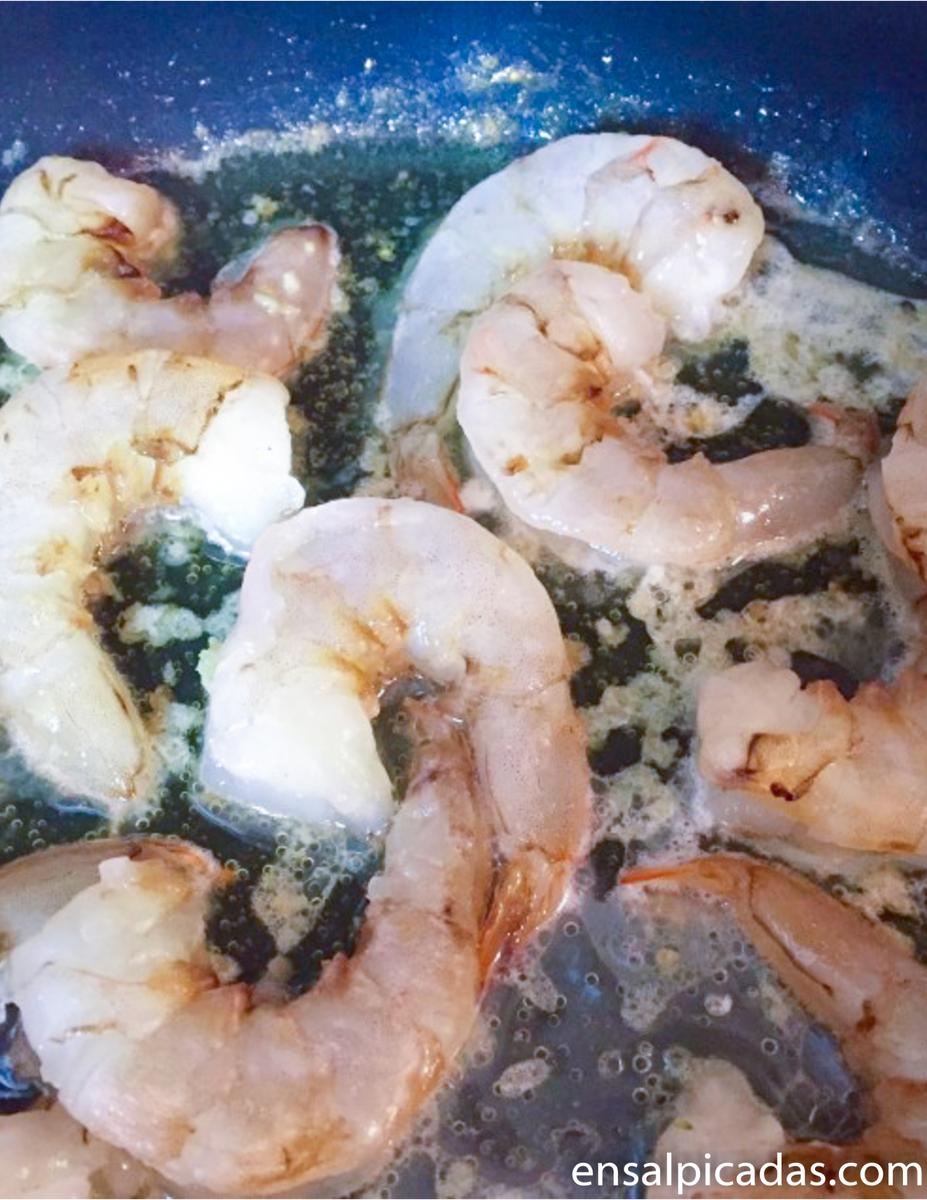 Receta de Camarones al Ajillo con ingrediente secreto.