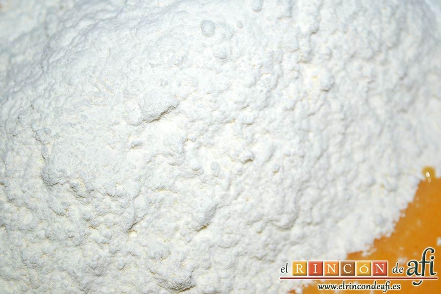 Bocados de yogur y fresa, mezclar los ingredientes secos y añadir a la mezcla