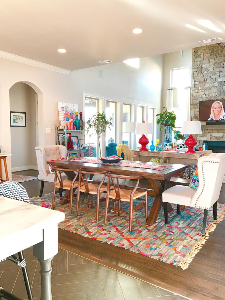 Una casa con colores de primavera