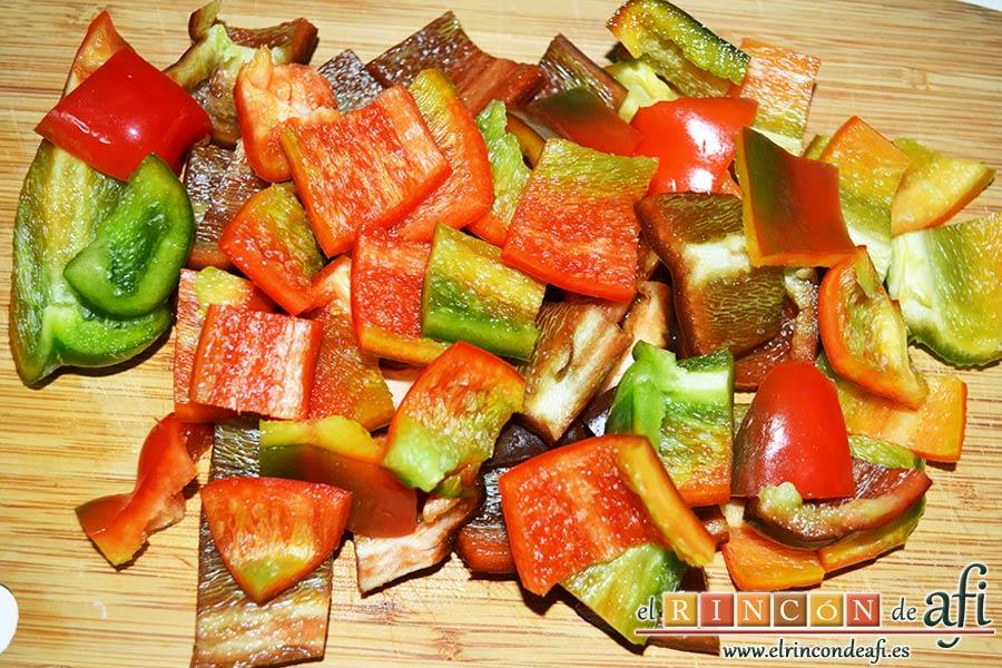Pisto con bacalao y ajos tiernos, trocear el pimiento