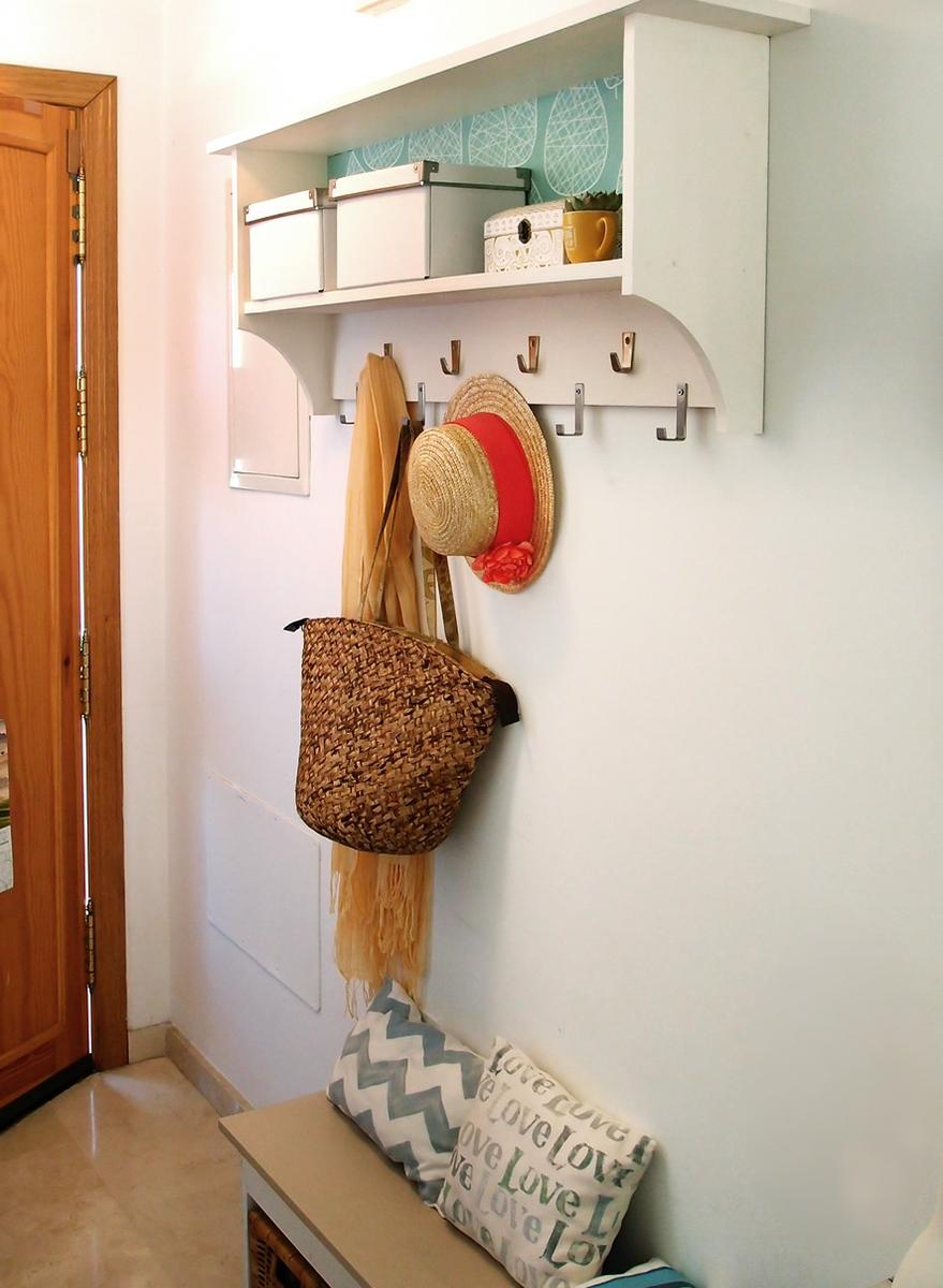 perchero madera con ganchos