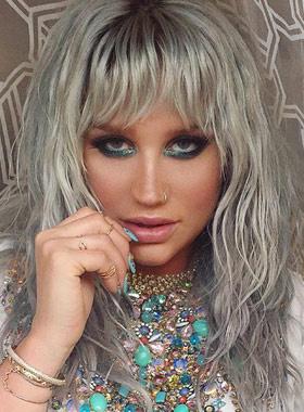Metal Hair melena con ondas gris plata