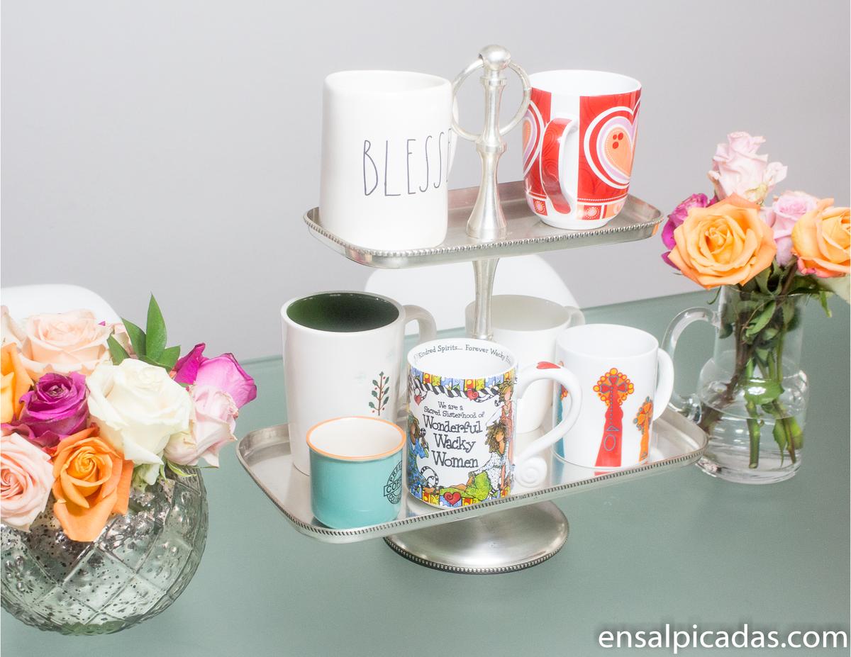 Decoración sencilla de la mesa para primavera y pascua.