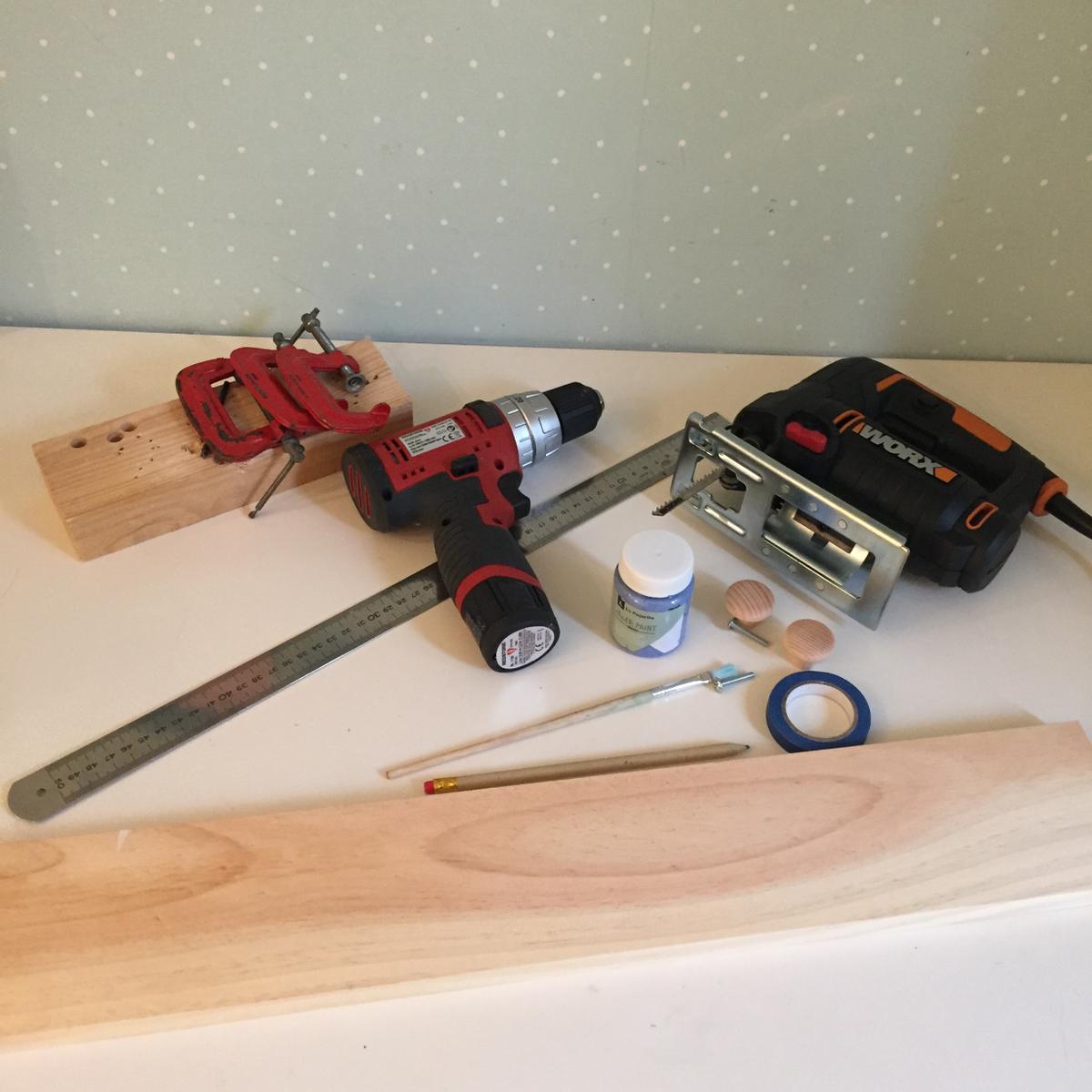 01-diy_perchero_madera_caseta_playa_material_necesario