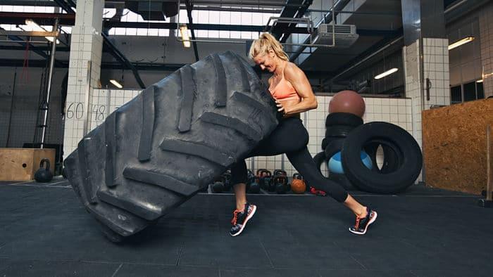 entrenamiento crossfit en casa para mujeres