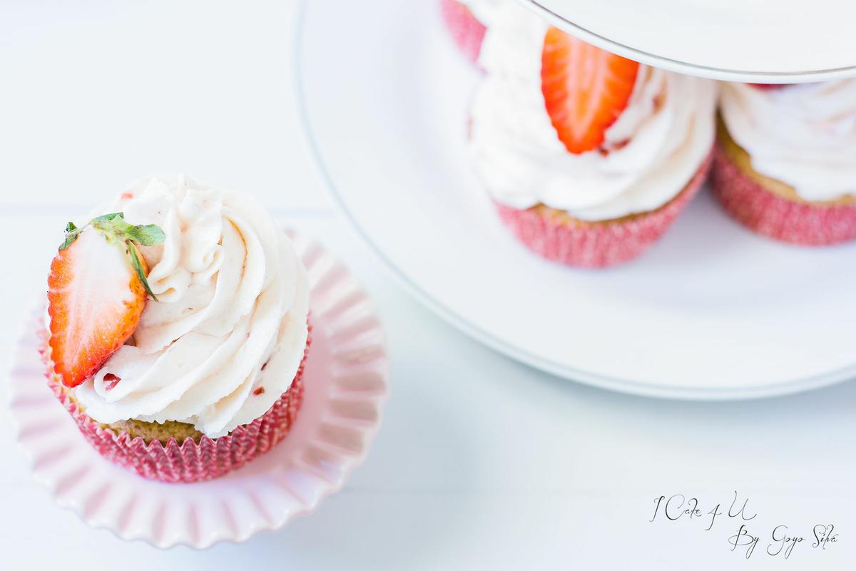 Cupcakes de Fresas y Almendra
