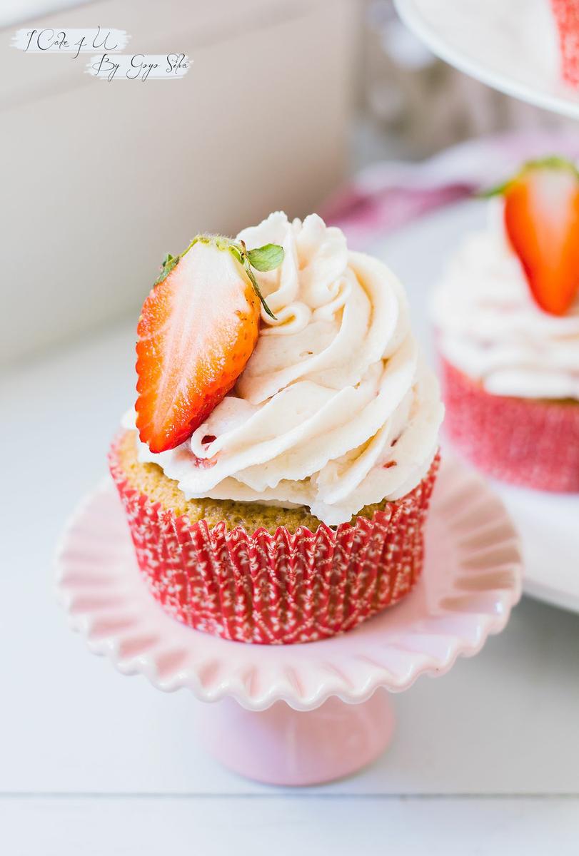 Cupcakes de Fresas y Almendra