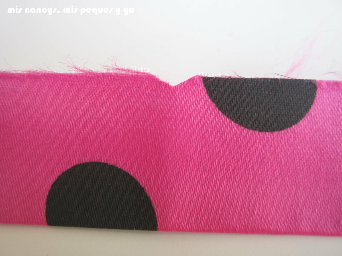 mis nancys, mis peques y yo, Tutorial falda fruncida con tul para Nancy y niñas, marcar piquete en el centro de cinturilla