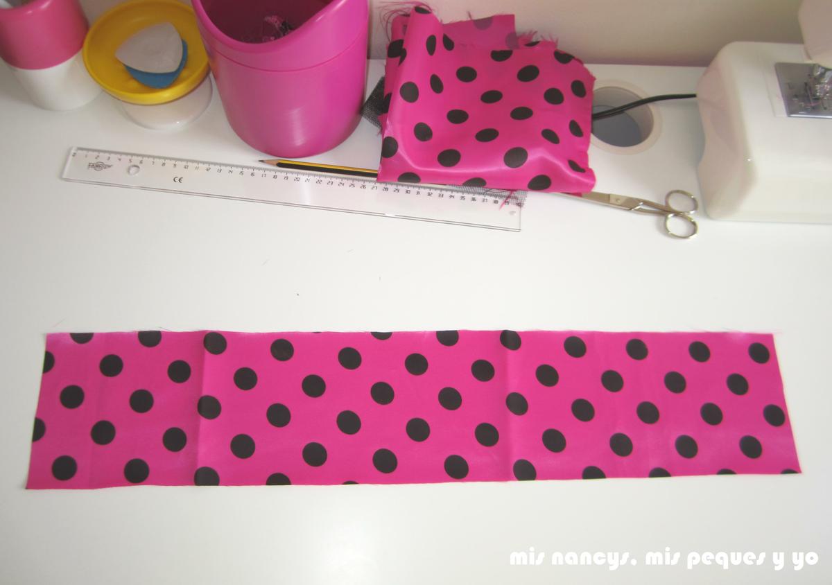 mis nancys, mis peques y yo, Tutorial falda fruncida con tul para Nancy y niñas, cortar rectángulo de tela