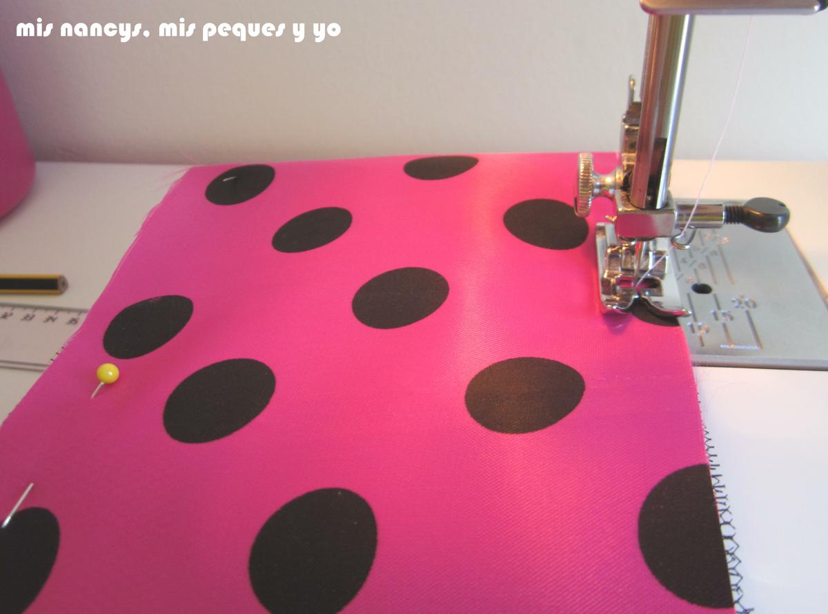 mis nancys, mis peques y yo, Tutorial falda fruncida con tul para Nancy y niñas, pasar pespunte a todas las capas juntas