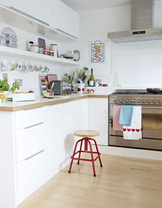 Errores al decorar una cocina estanterías