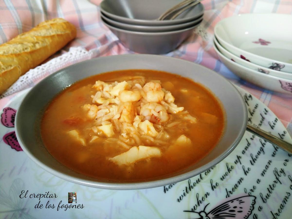 sopa de merluza y gambas