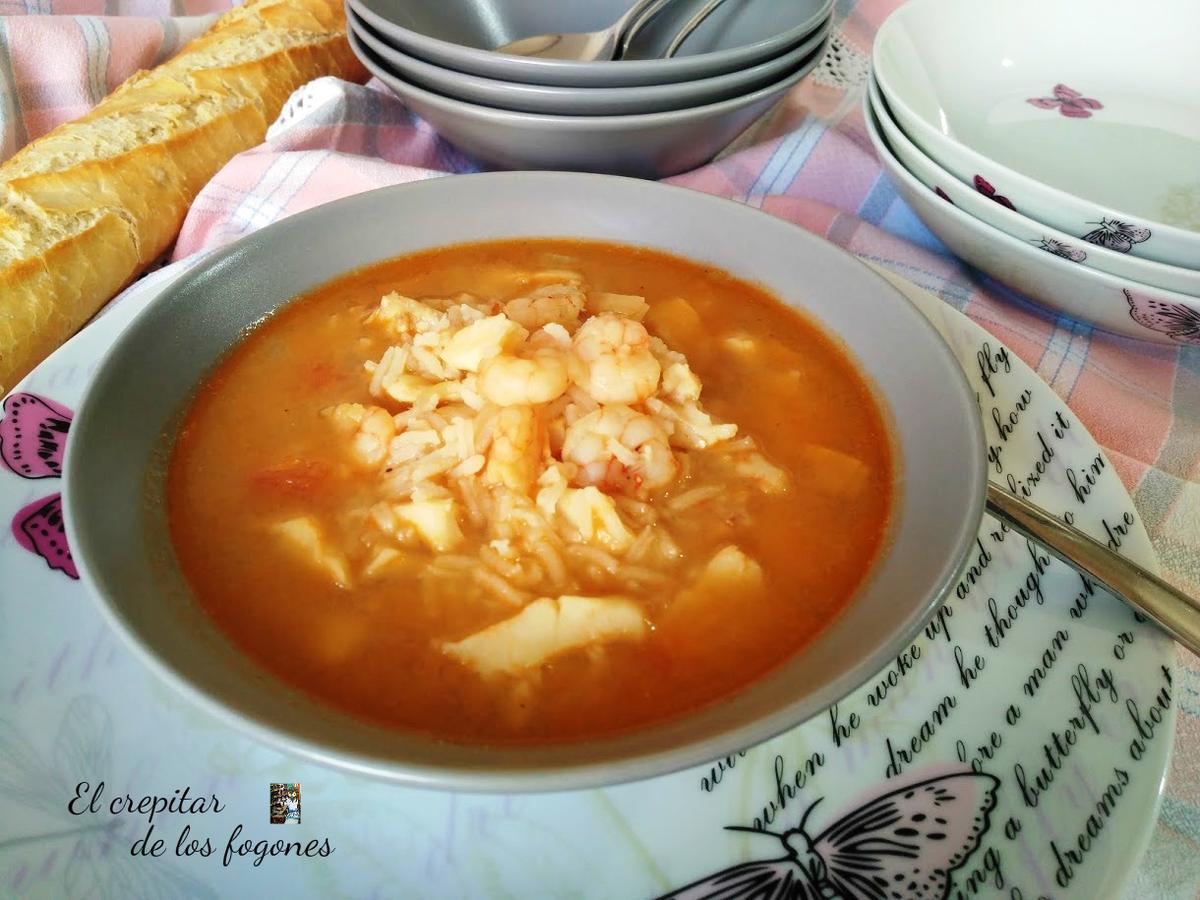 sopa de merluza y gambas