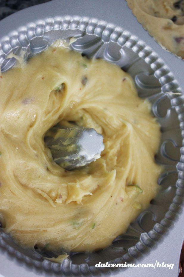 mini-bundt-cake-chocolate-blanco-y-pistachos-4-copia