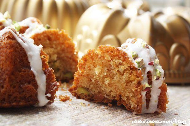 mini-bundt-cake-chocolate-blanco-y-pistachos-8-copia