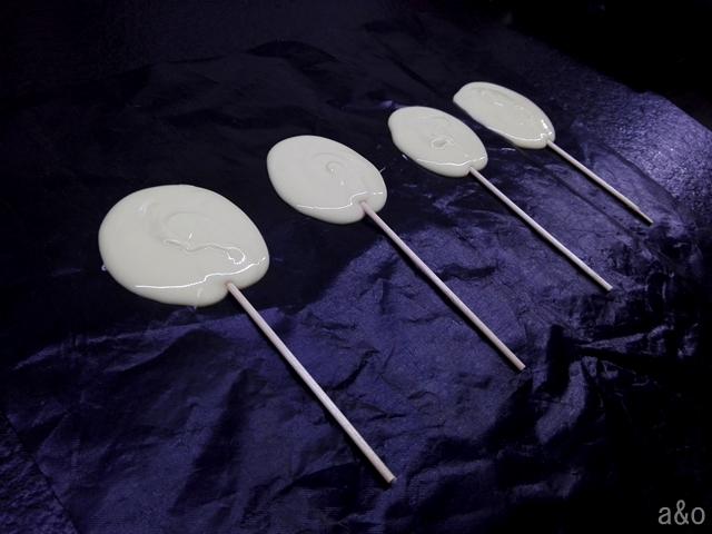 Elaboramos los círculos de chocolate.