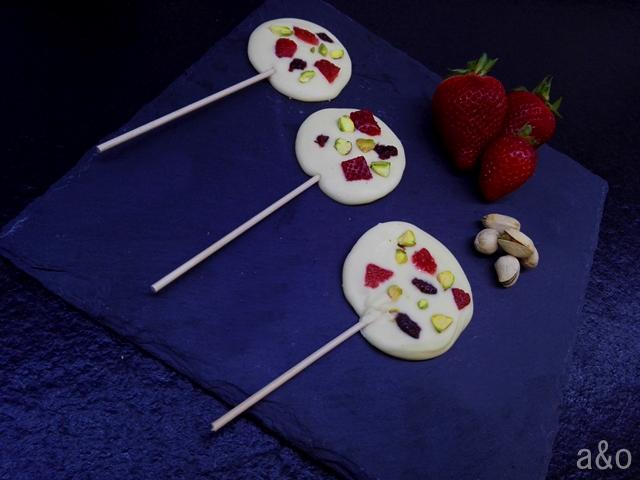 Piruletas de chocolate blanco.