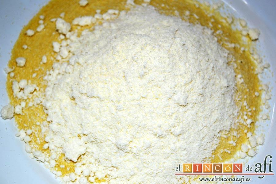 Raviolis empanados con salsa de tomate, atún y bacon, preparar el empanado poniendo en un plato el pan rallado y el queso parmesano rallado