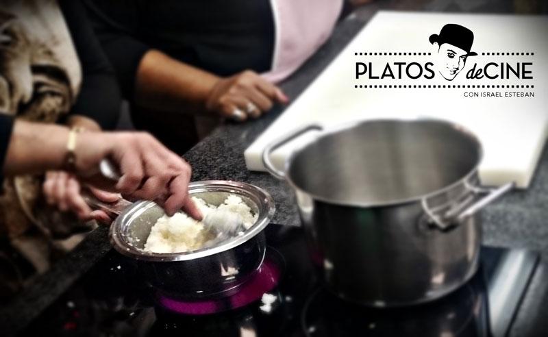 Elaboración de las pastas de coco con mermelada de fresa