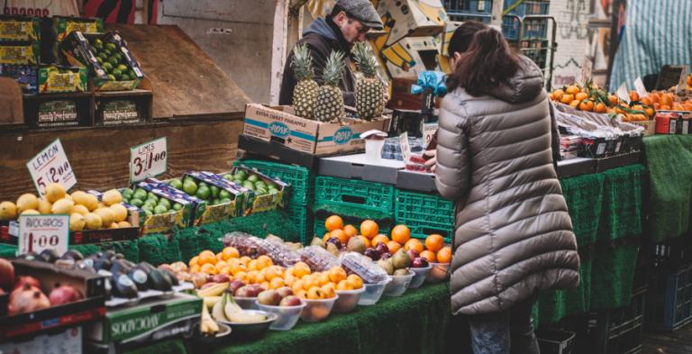 como comer saludable sin gastar tanto dinero