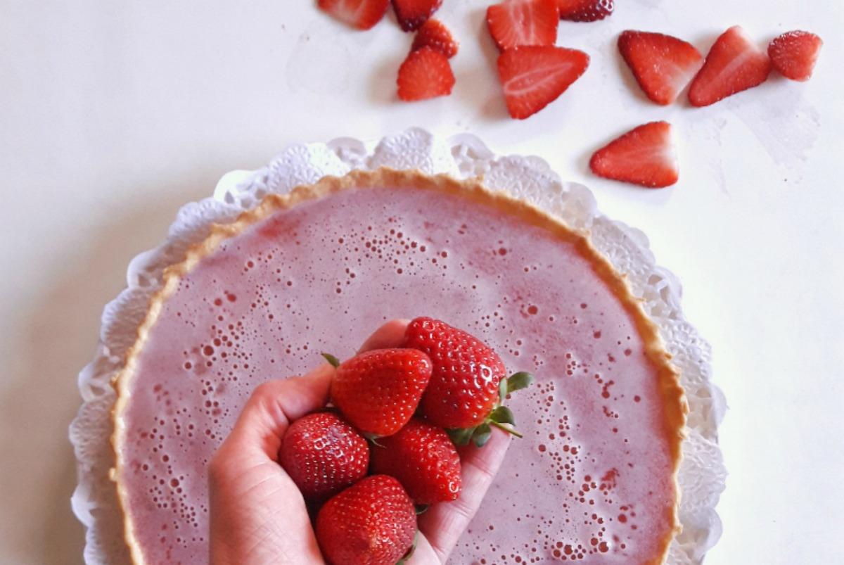 tarta de queso y fresas