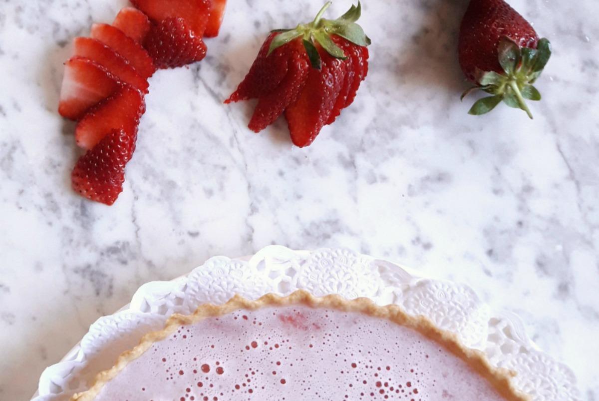 tarta de queso y fresas