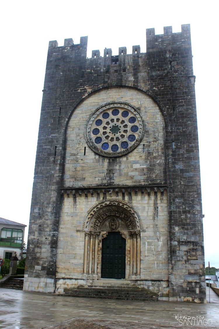foto de la iglesia de portomarin