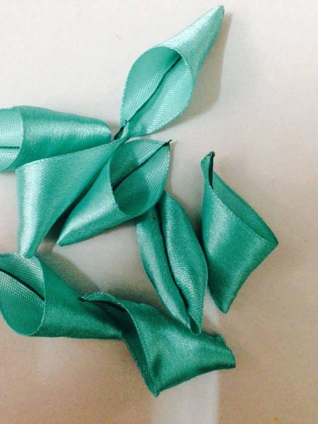 pétalo puntiagudo kanzashi