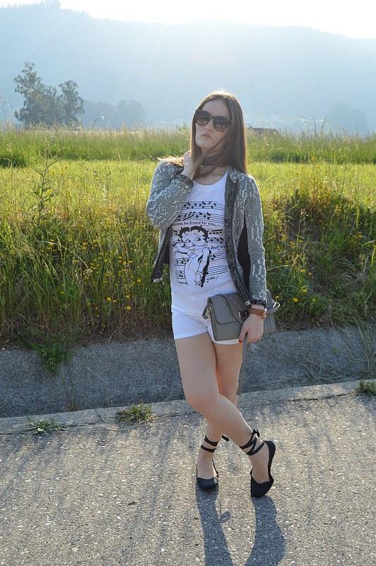 CAMISETA-BETTY-BOOP-LUZ-TIENE-UN-BLOG (4)