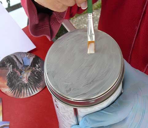 game-of-thrones,poniendo-pegamento-en--tapa