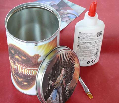 game-of-thrones,-bote--con-tapa-terminada-y-anagrama-de-juego-de-tronos-2