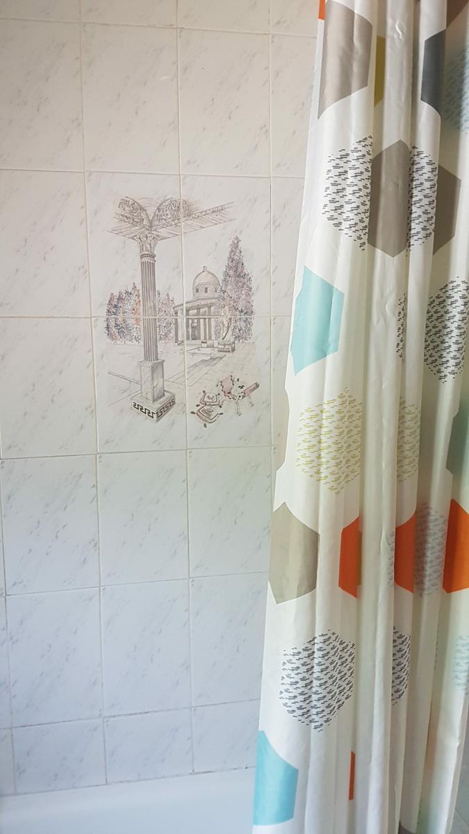 azulejos estampados - terror en el baño