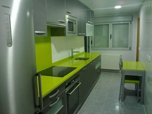 decoracion de cocinas pequeñas en color verdee