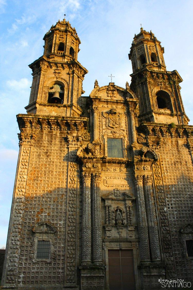 foto de la fachada del monasterio en Sobrado