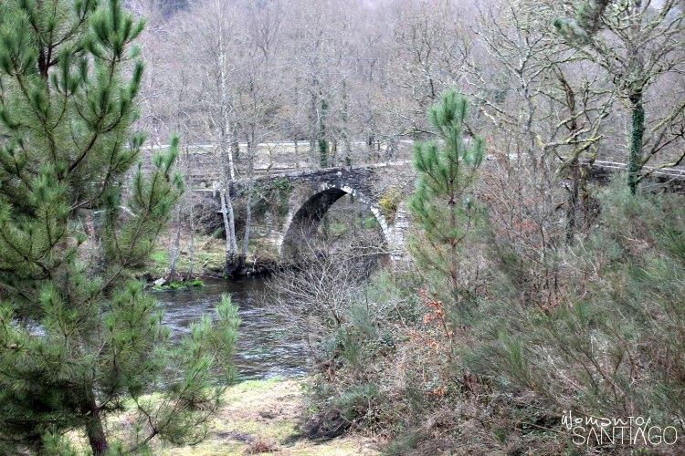 puente de piedra antiguo 