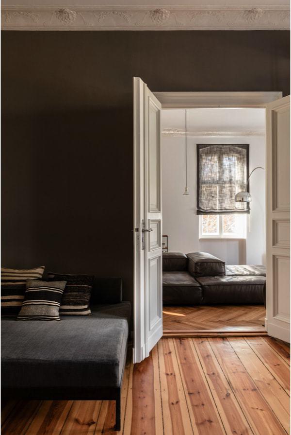 Hasta los cojines muestran el estilo masculino