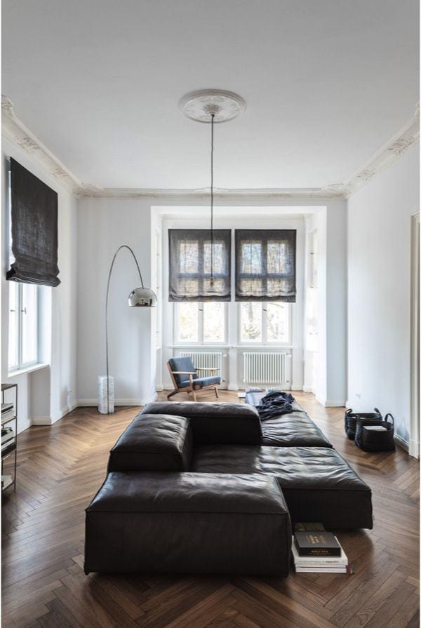 Salón apartamento de soltero en Berlín con sofa de Lissoni para Living Divani