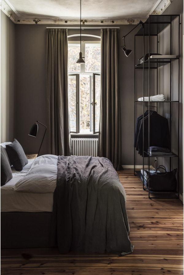 dormitorio decorado en estilo masculino