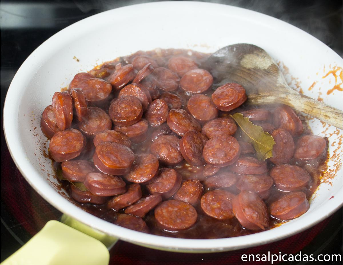 Receta de Chorizo al Vino.