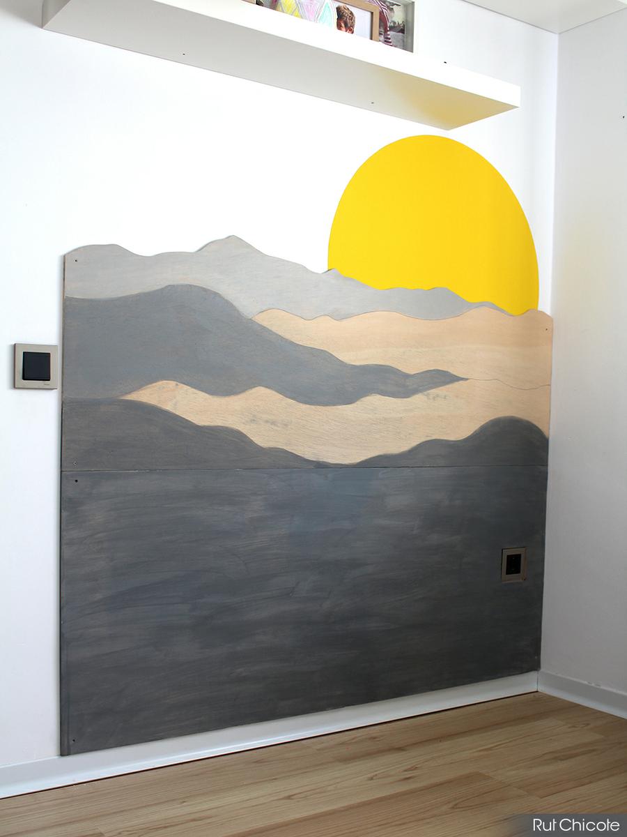 figuras geometricas en la pared de la habitación de los peques