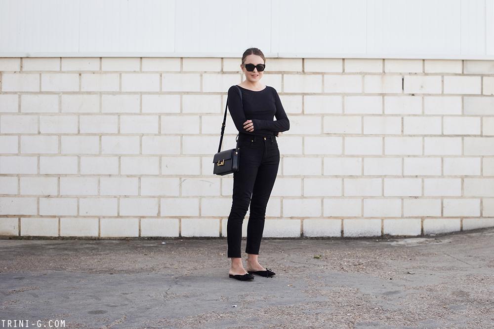 Trini |Khaite Kassandra jeans Manolo Blahnik shoes