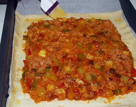 Empanada de pisto y atún