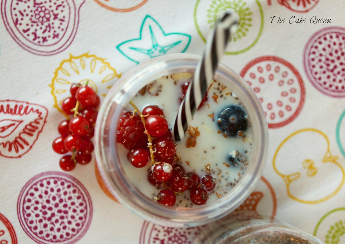 Batido de chia, almendras y frutas del bosque 